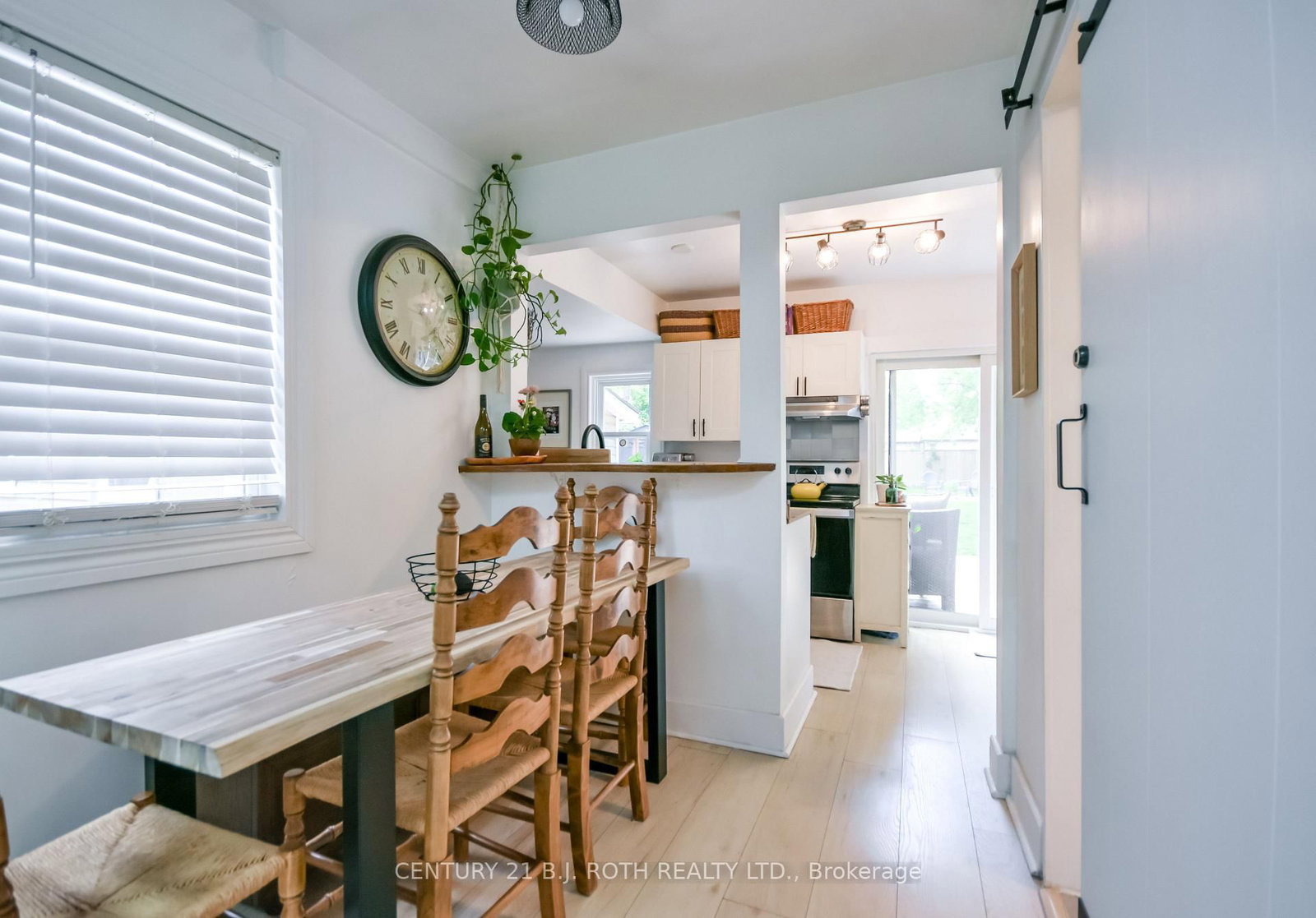 203 Southview Road • Barrie, ON photo 15