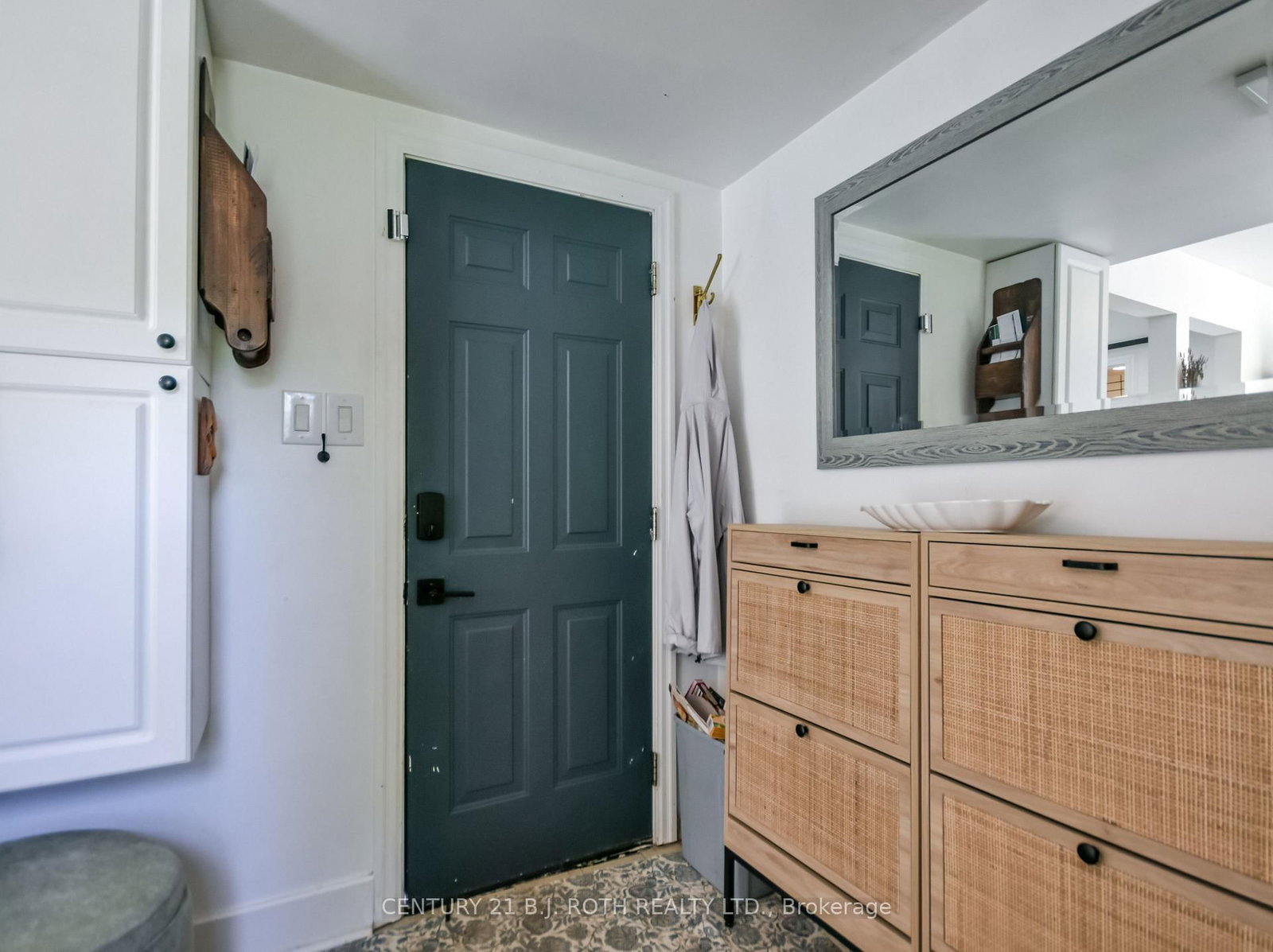 203 Southview Road • Barrie, ON photo 7