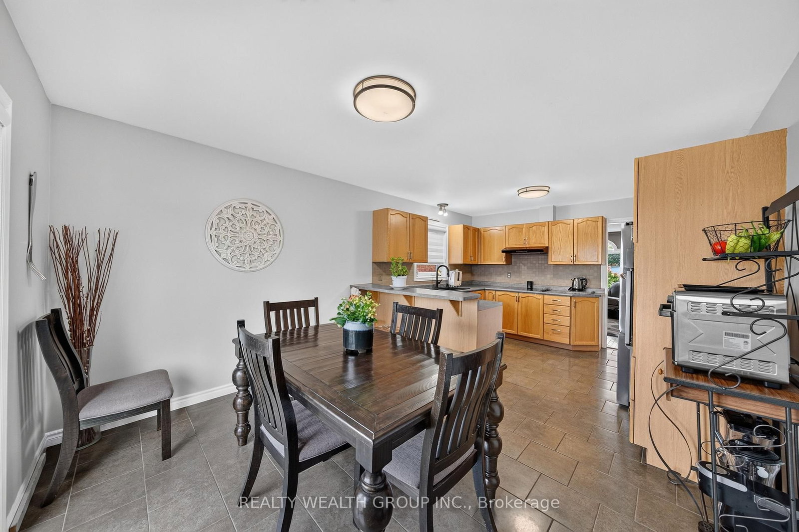 83 Logan Court • Barrie, ON photo 13
