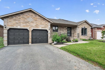 83 Logan Court • Barrie, ON photo 4