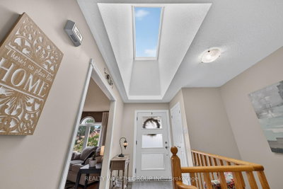 83 Logan Court • Barrie, ON photo 7
