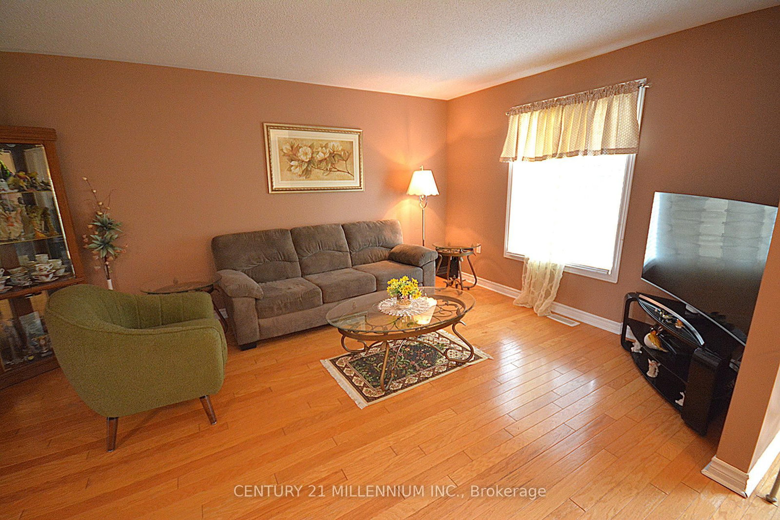 70 Pennsylvania Ave • Wasaga Beach, ON photo 5