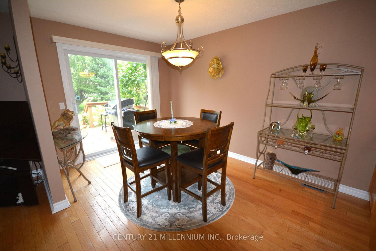 70 Pennsylvania Ave • Wasaga Beach, ON photo 8