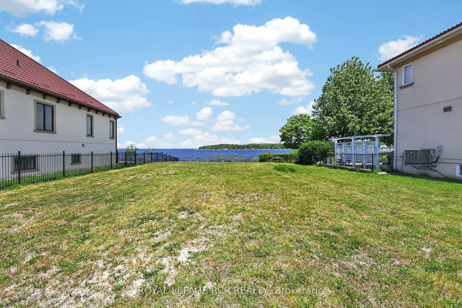 583 Aberdeen Boulevard • Midland, ON photo 12