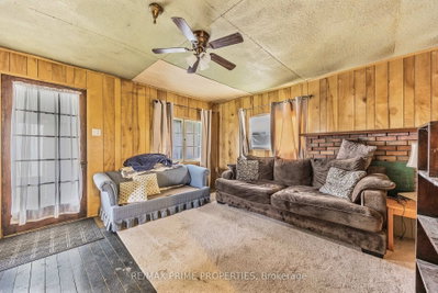1947 Woods Bay Road • Severn, ON photo 9