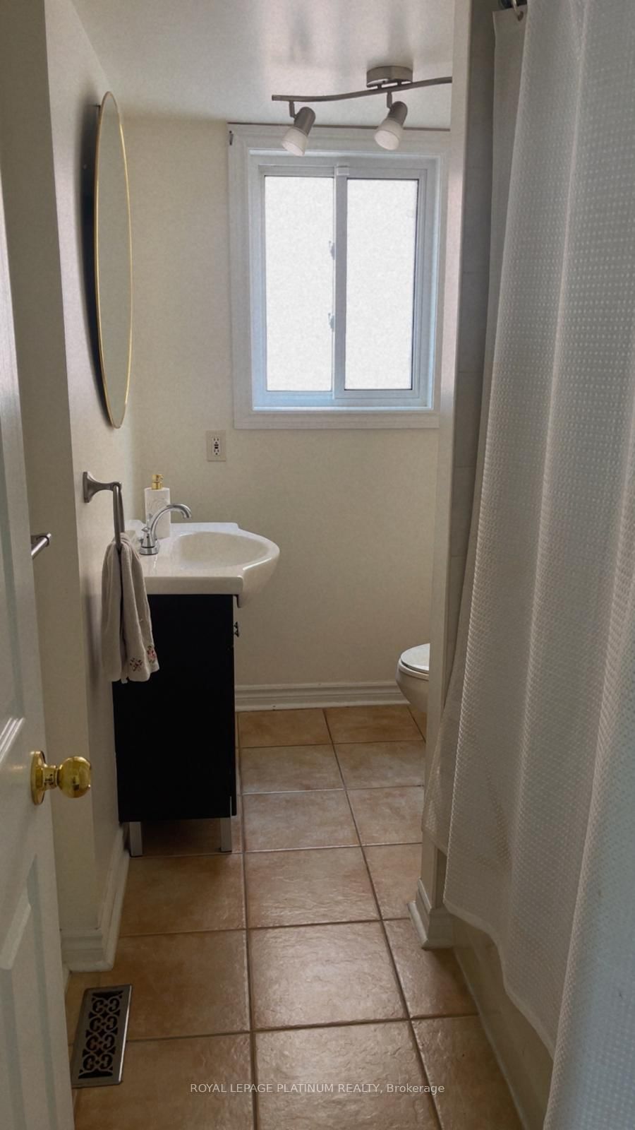 119 Violet Street • Barrie, ON photo 9