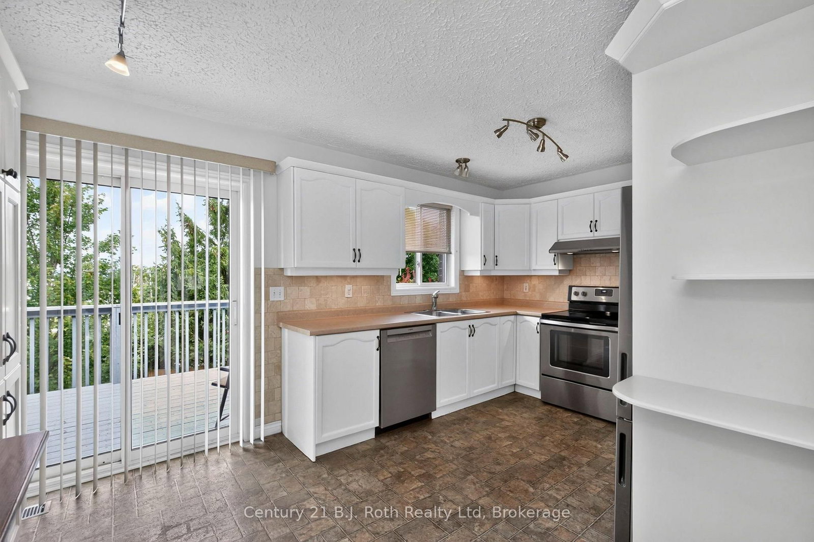 13 Charles Street • Penetanguishene, ON photo 12