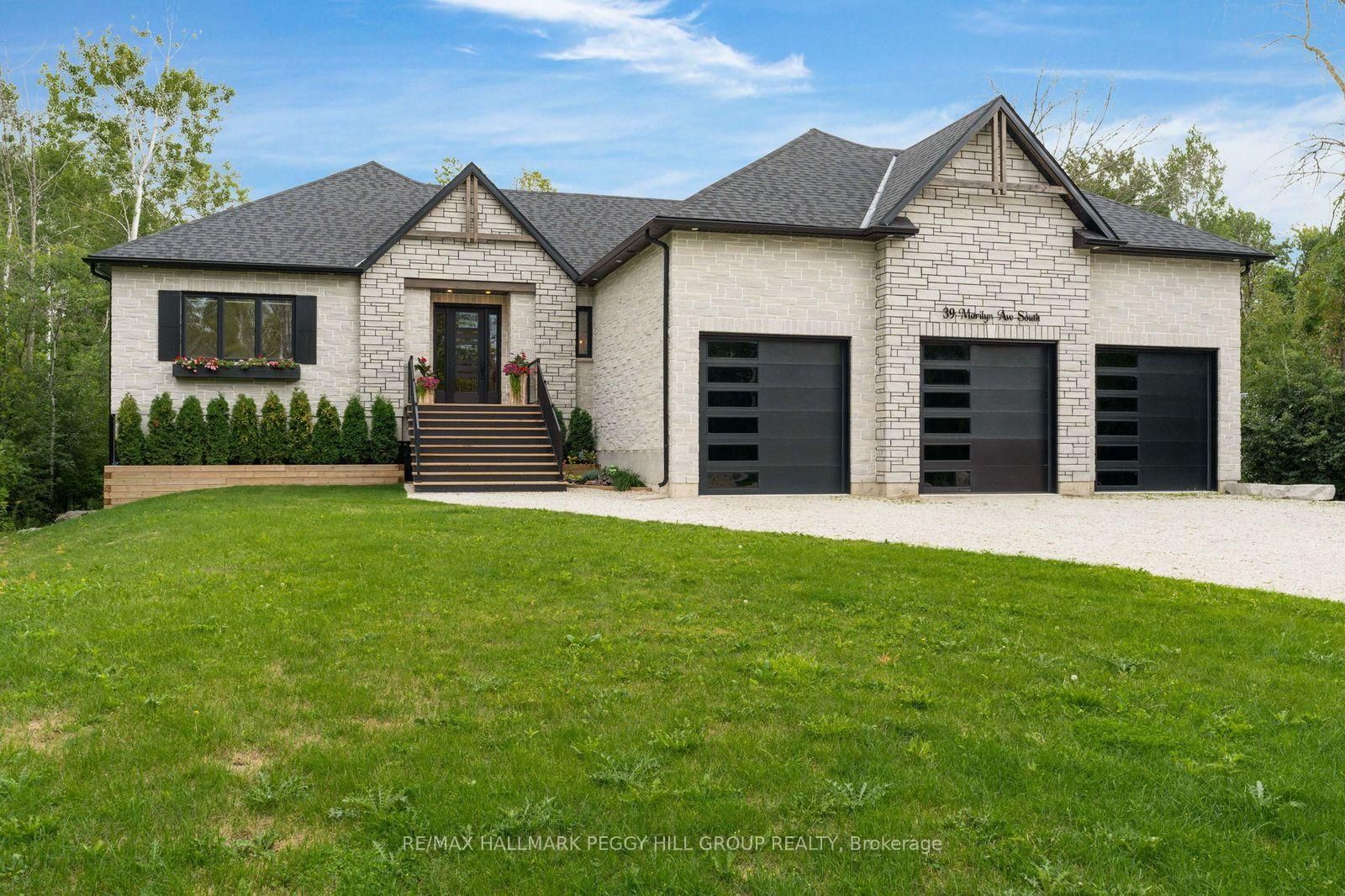 39 Marilyn Avenue S • Wasaga Beach, ON photo 1