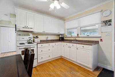 46 Erie Street • Collingwood, ON photo 2