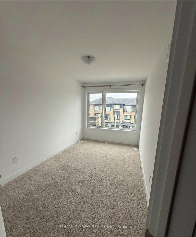 10 Blue Forest Crescent