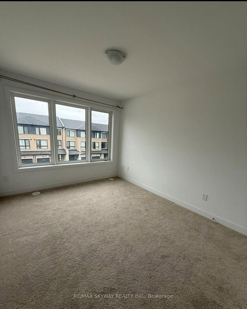 10 Blue Forest Crescent