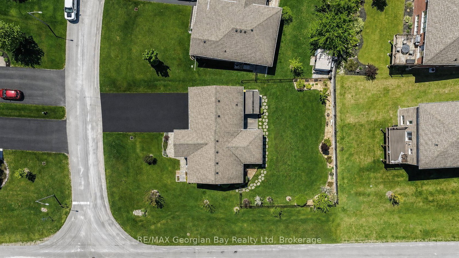 936 Jordeli Lane • Midland, ON photo 3