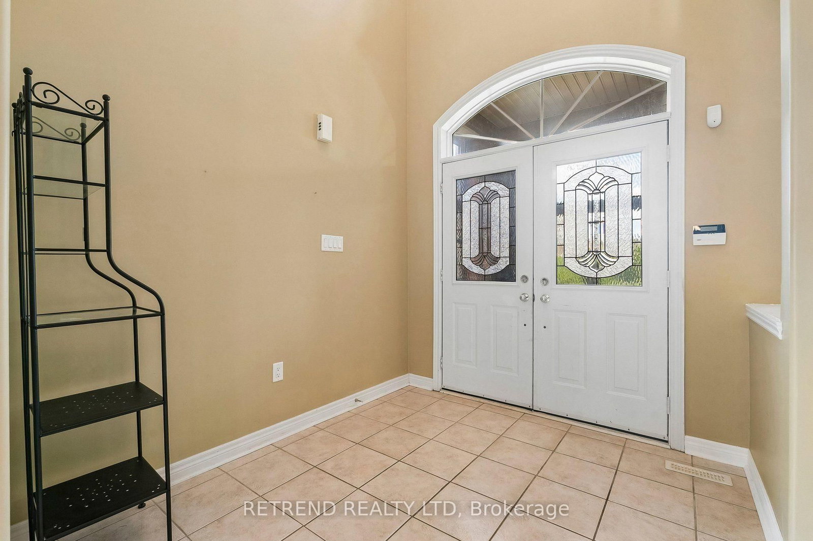 36 Sandringham Drive • Barrie, ON photo 3