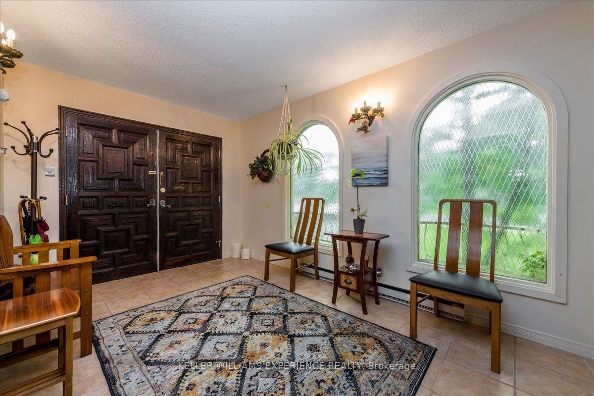 298 Seventh Street • Midland, ON photo 4