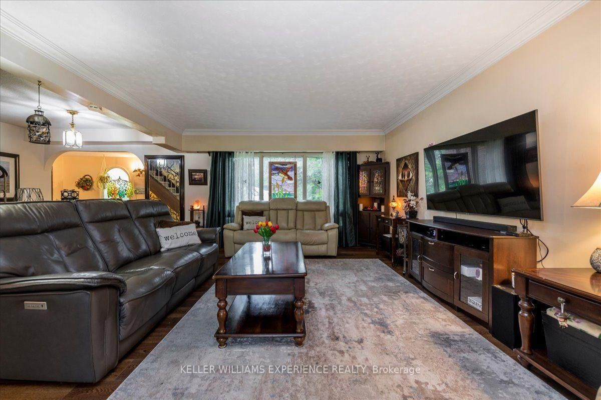 298 Seventh Street • Midland, ON photo 6