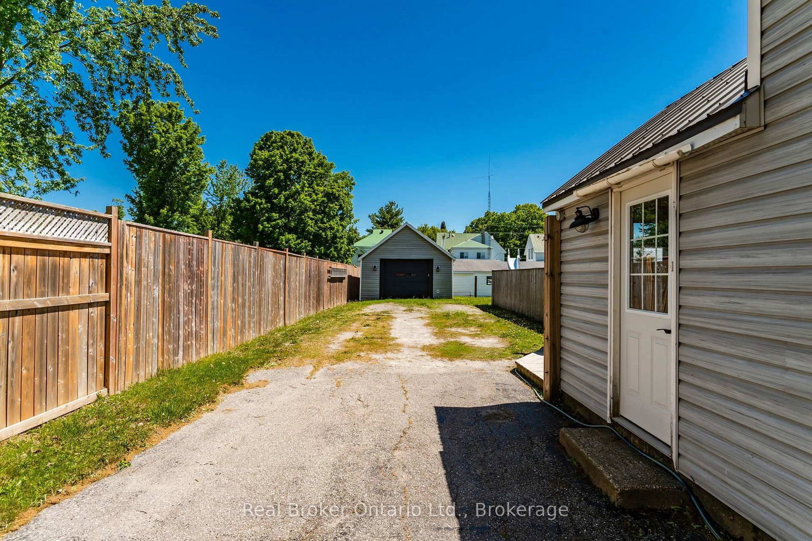 151 Main Street • Penetanguishene, ON photo 25