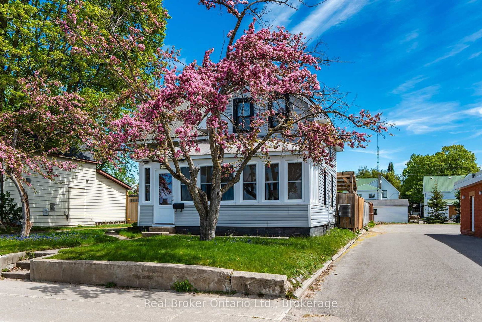 151 Main Street • Penetanguishene, ON photo 28