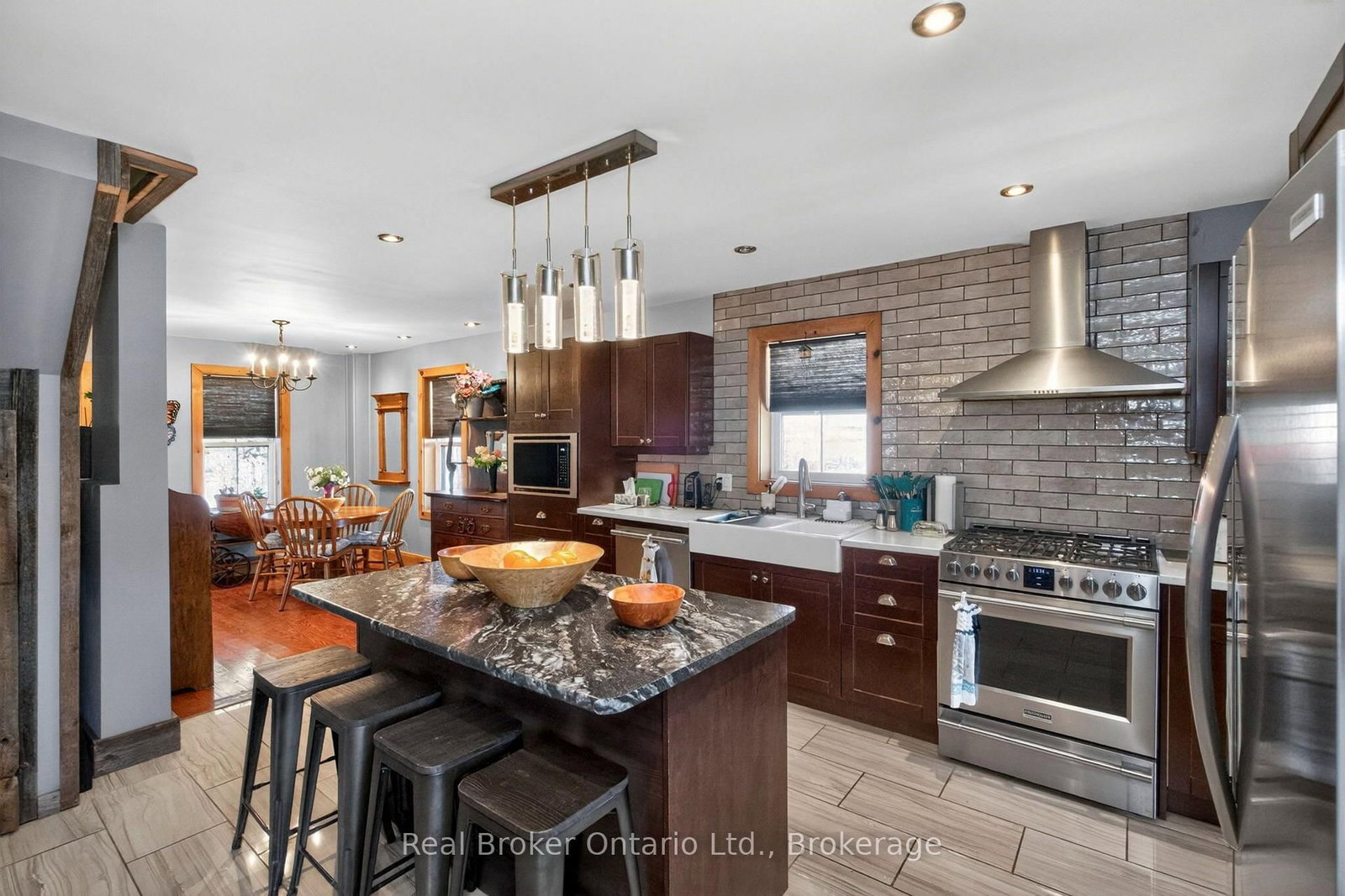 151 Main Street • Penetanguishene, ON photo 9