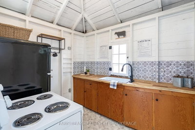 365 Robins Point Road • Tay, ON photo 4
