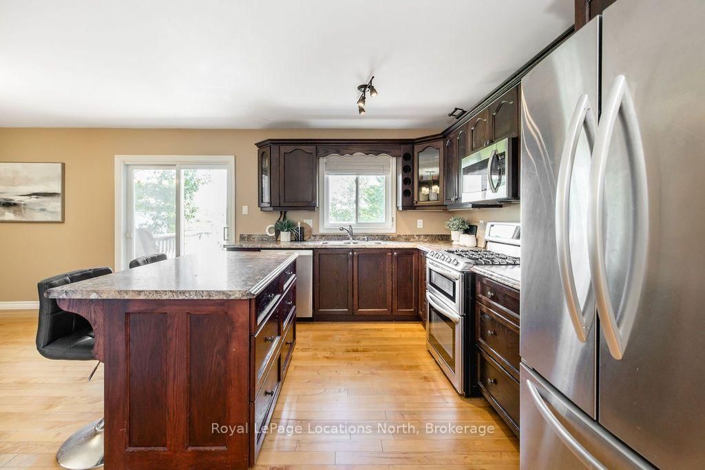 28 Marl Creek Drive • Springwater, ON photo 11