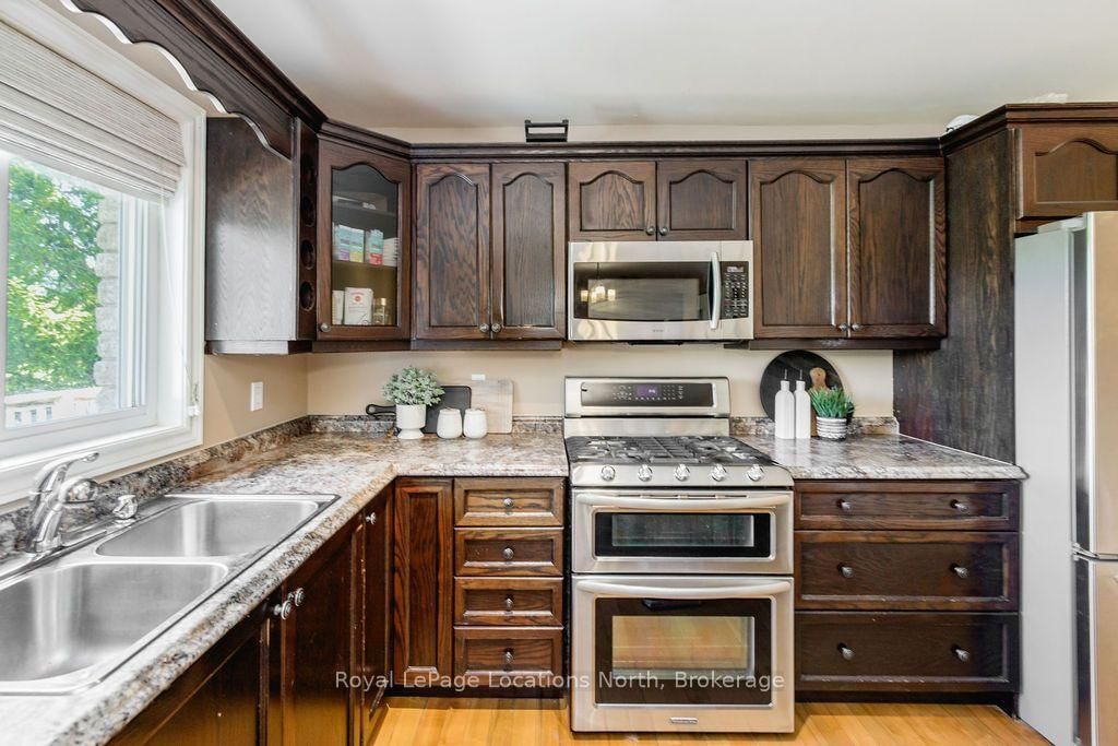28 Marl Creek Drive • Springwater, ON photo 14