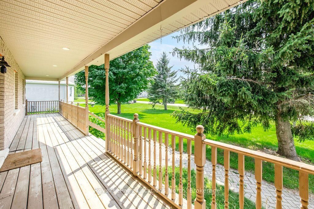 28 Marl Creek Drive • Springwater, ON photo 5