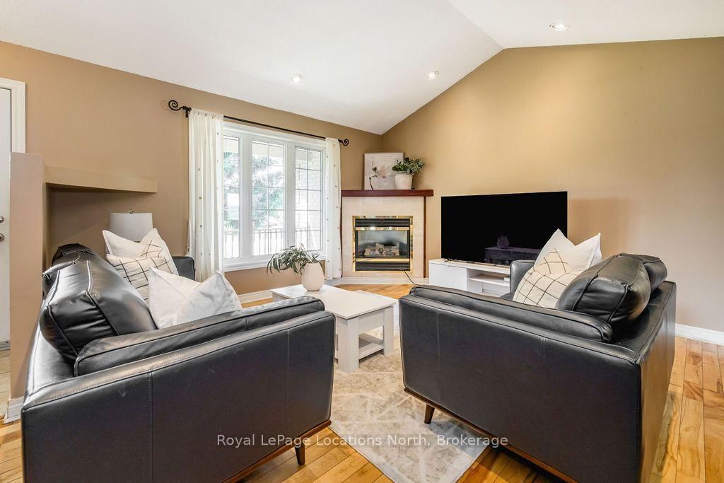 28 Marl Creek Drive • Springwater, ON photo 8