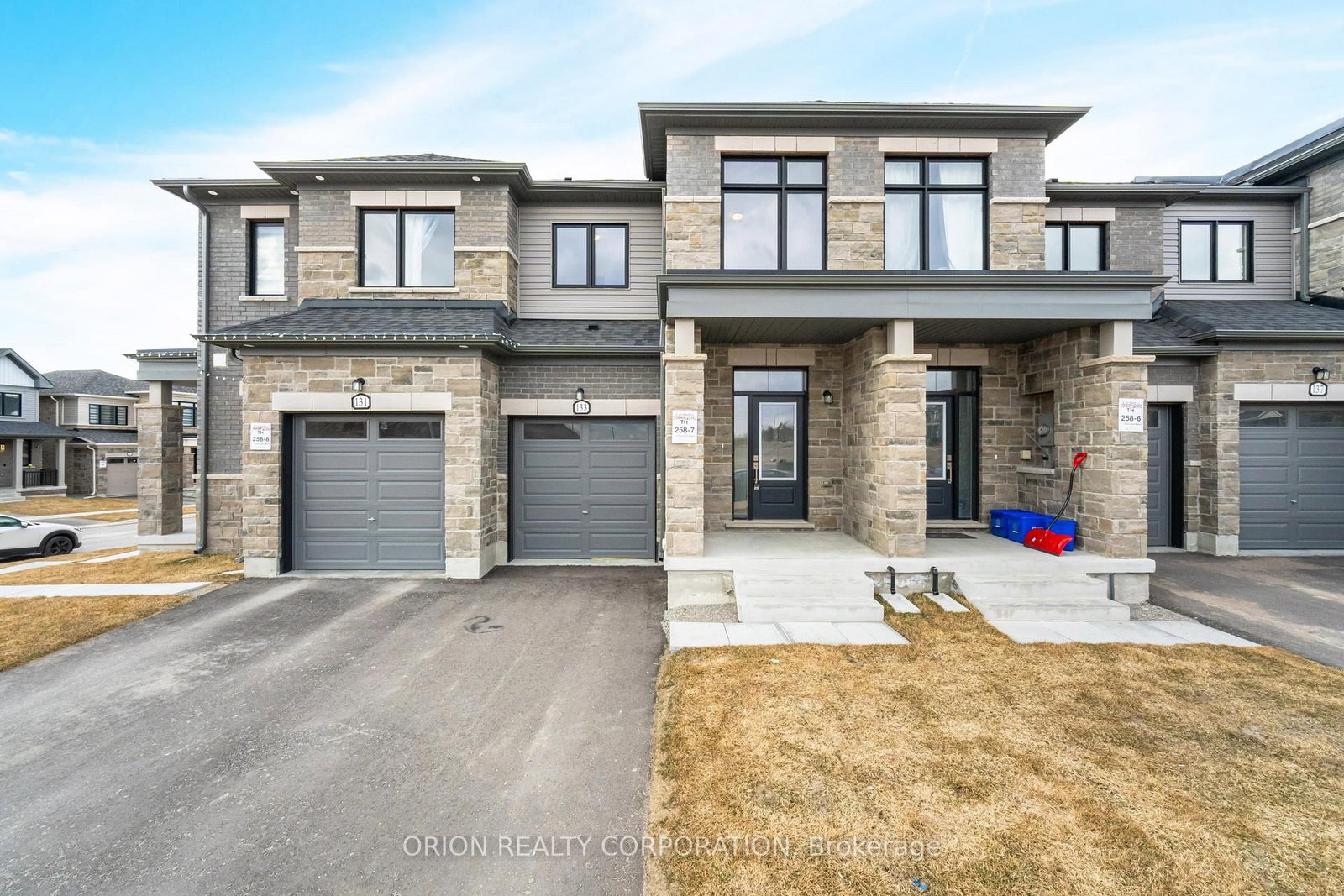 133 Fenchurch Manor Avenue • Barrie, ON photo 1
