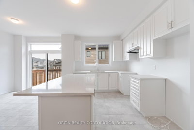 133 Fenchurch Manor Avenue • Barrie, ON photo 8