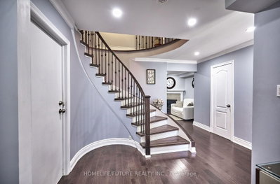 58 O'Shaughnessy Crescent • Barrie, ON photo 9
