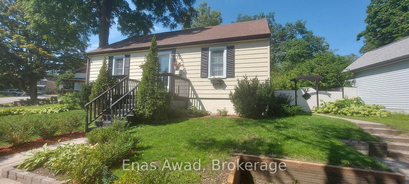 8 Lavallee Crescent