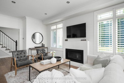 35 SIDE LAUNCH Way • Collingwood, ON photo 4