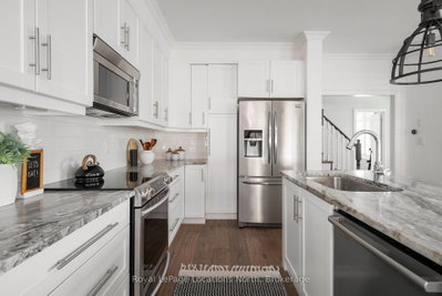 35 SIDE LAUNCH Way • Collingwood, ON photo 8