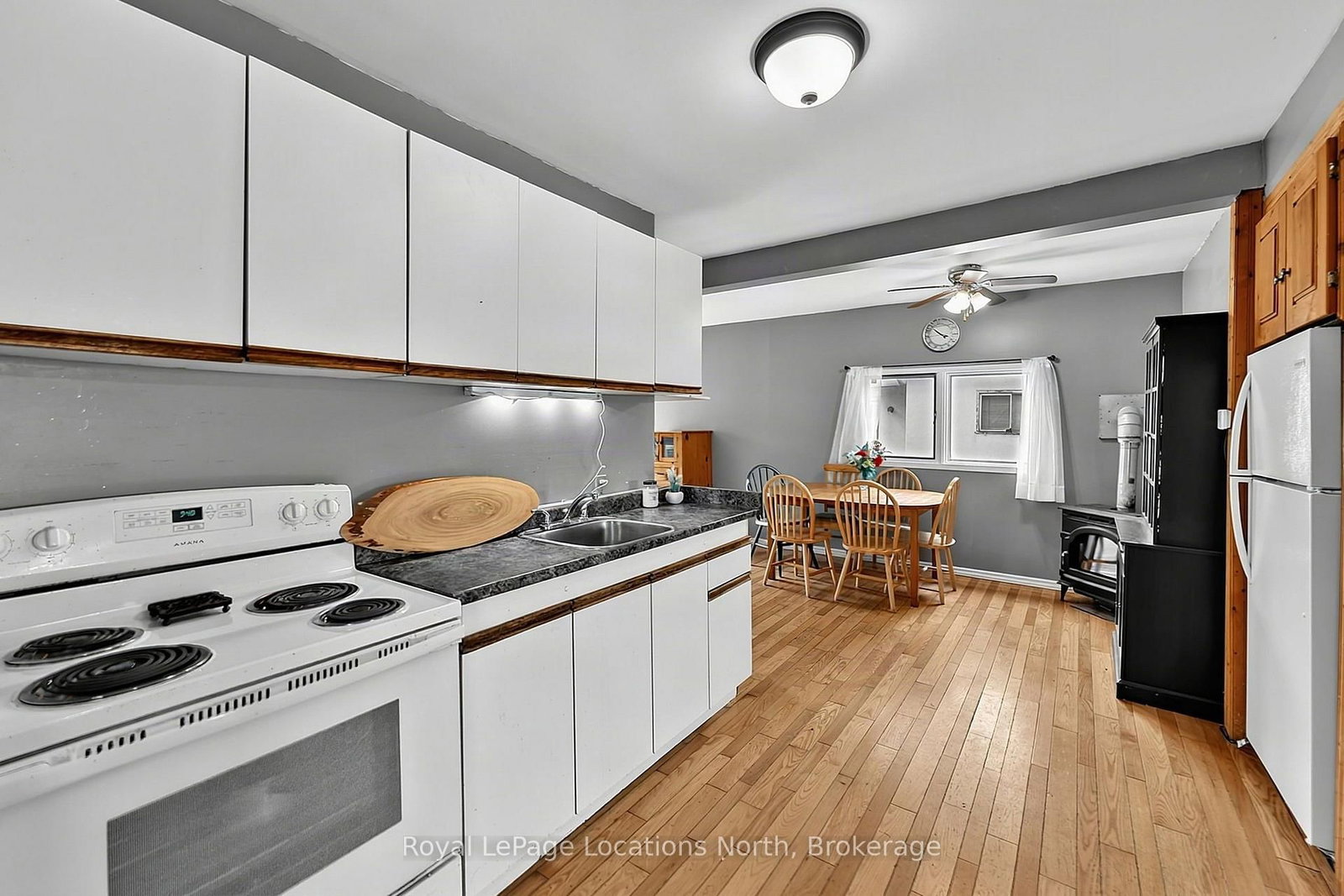 9031 Beachwood Road • Wasaga Beach, ON photo 12