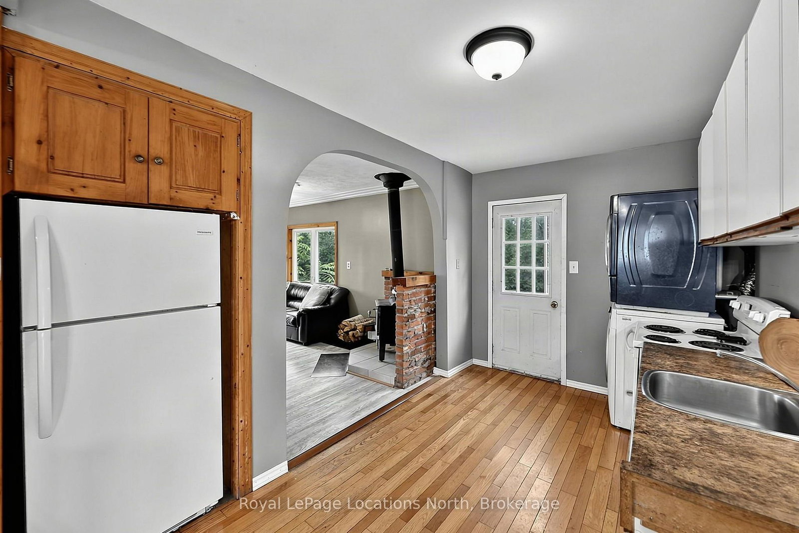 9031 Beachwood Road • Wasaga Beach, ON photo 13