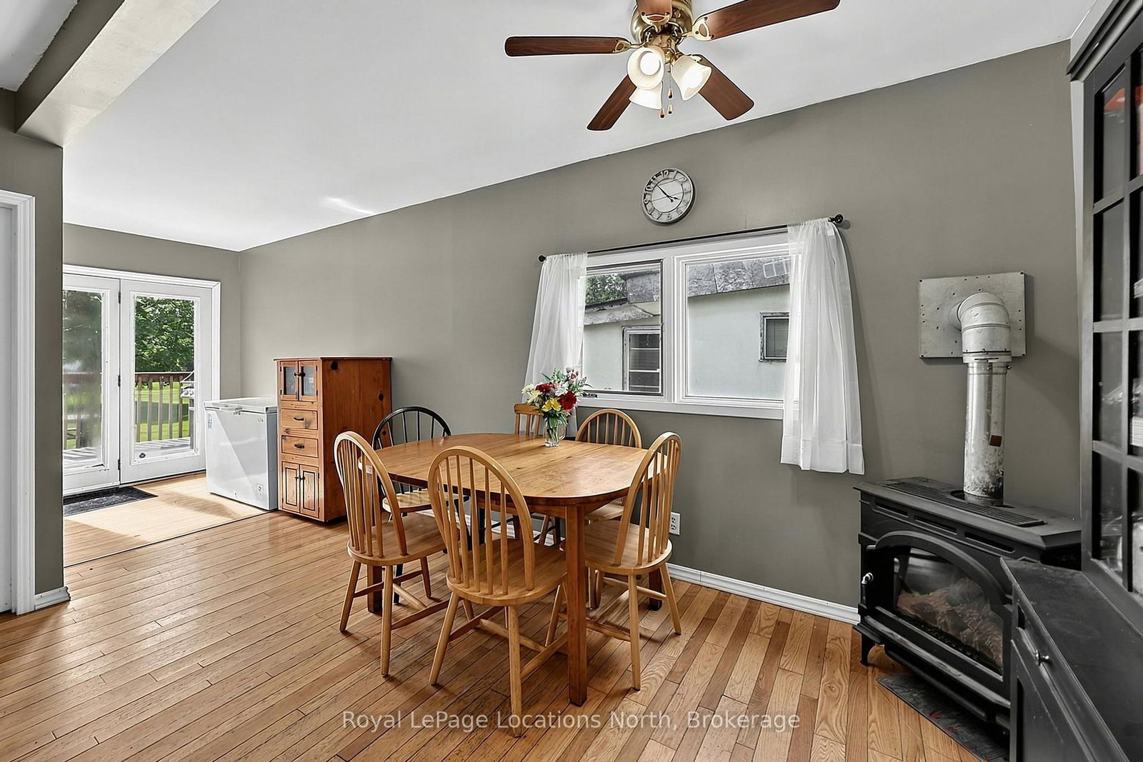 9031 Beachwood Road • Wasaga Beach, ON photo 18