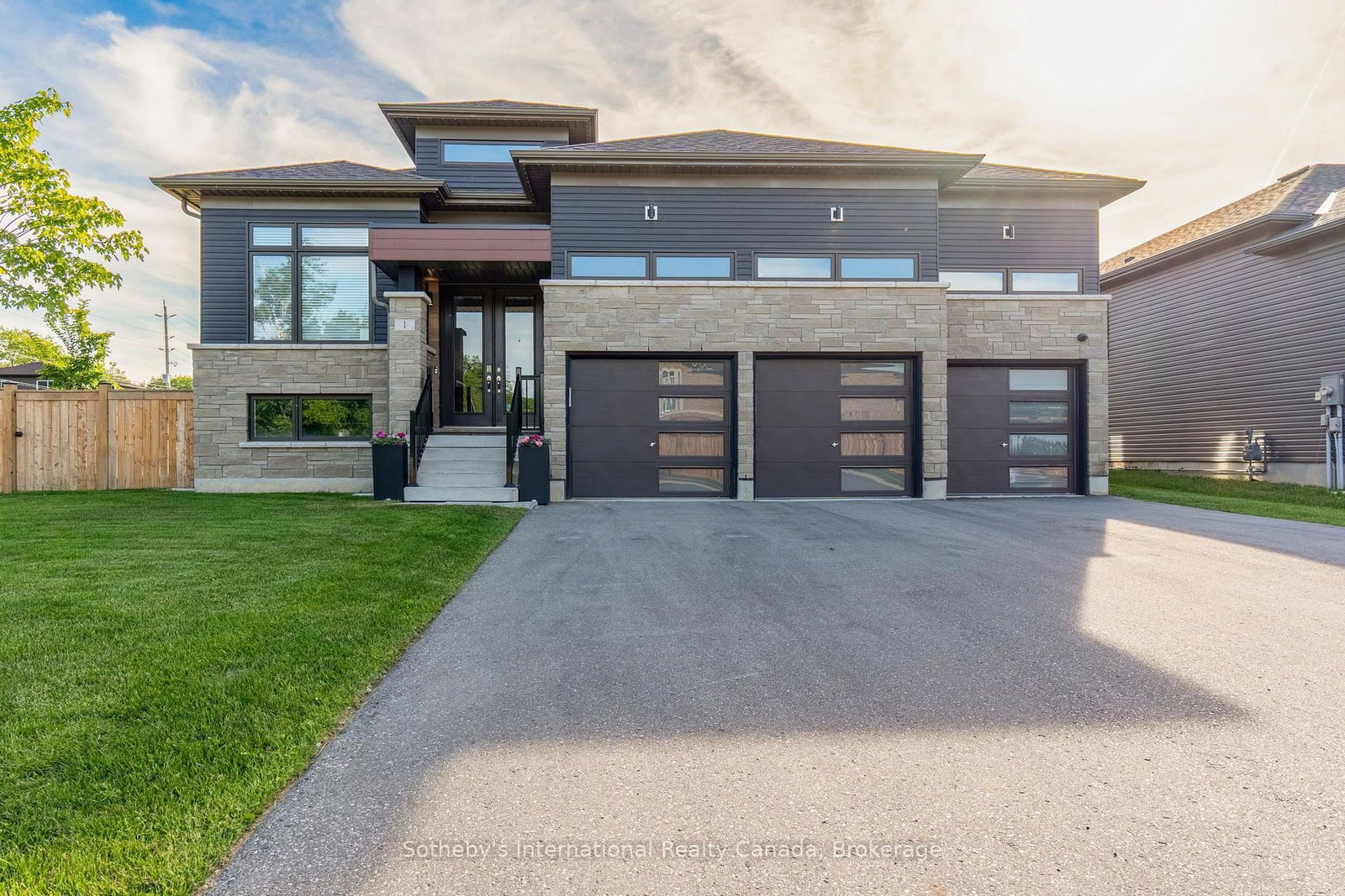 1 Chiara Drive • Wasaga Beach, ON photo 1