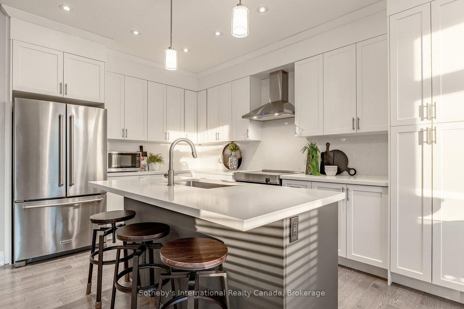 1 Chiara Drive • Wasaga Beach, ON photo 15