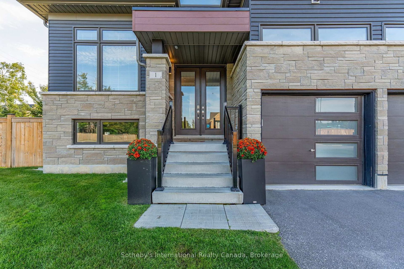 1 Chiara Drive • Wasaga Beach, ON photo 5