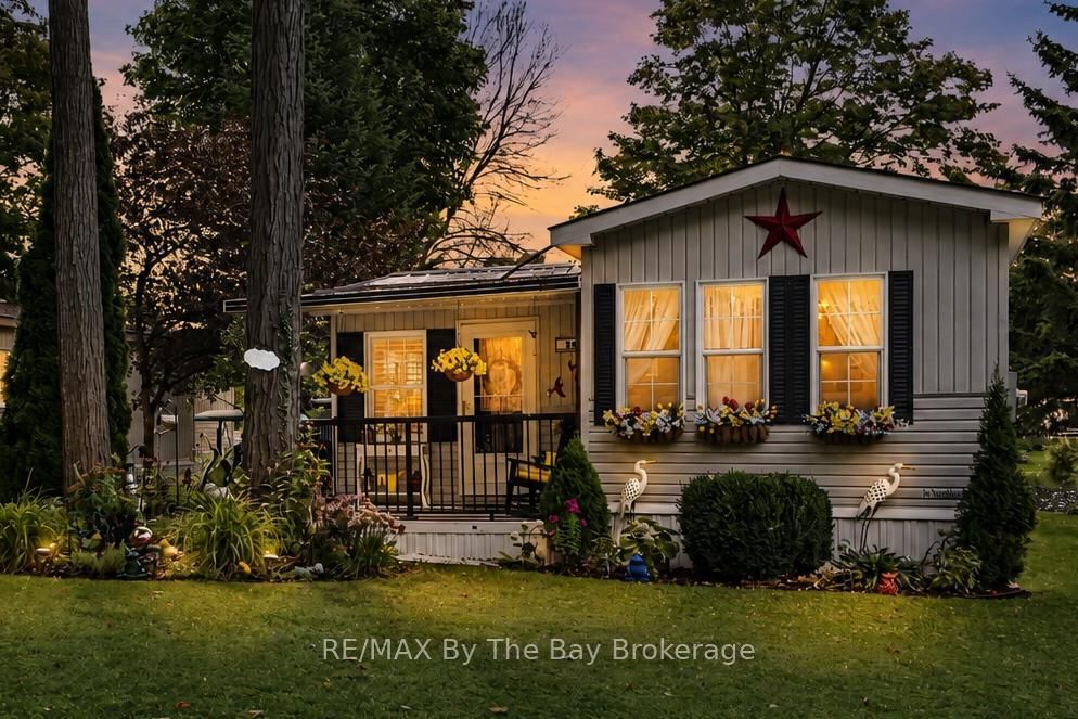 54 The Boardwalk • Wasaga Beach, ON photo 38