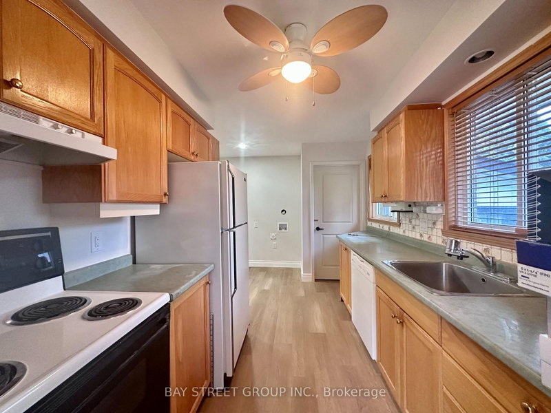 180 Rose St photo 4