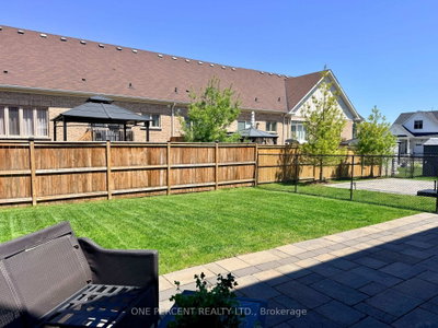 52 Bianca Crescent • Wasaga Beach, ON photo 2