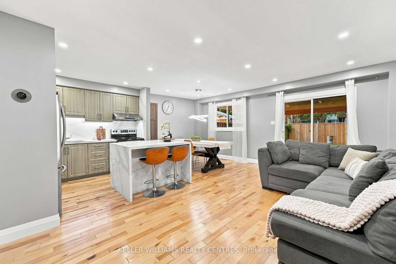 36 Chaucer Crescent • Barrie, ON photo 14