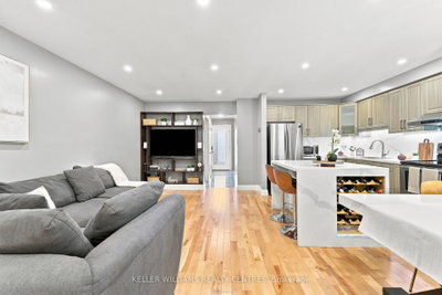 36 Chaucer Crescent • Barrie, ON photo 6