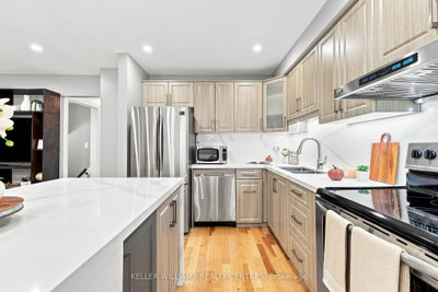 36 Chaucer Crescent • Barrie, ON photo 9