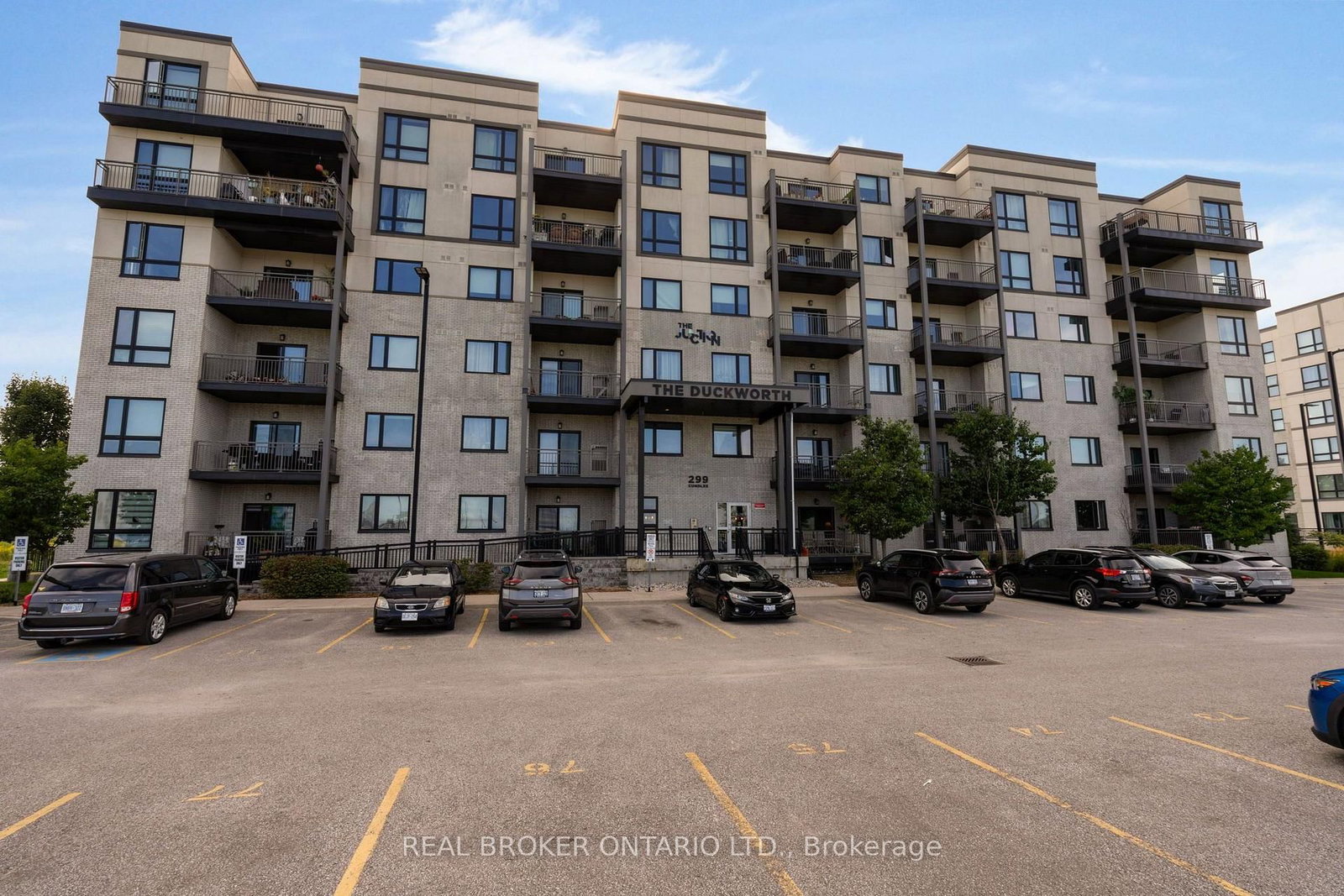 299 CUNDLES Road E • #604 • Barrie, ON photo 1