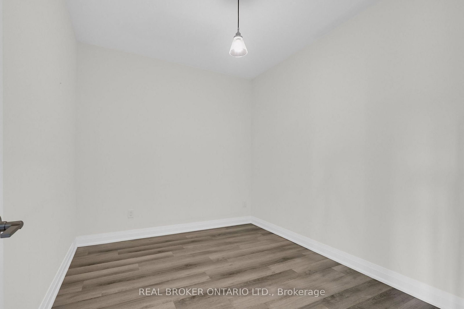 299 CUNDLES Road E • #604 • Barrie, ON photo 14