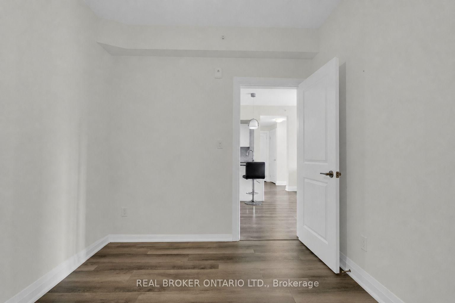 299 CUNDLES Road E • #604 • Barrie, ON photo 15