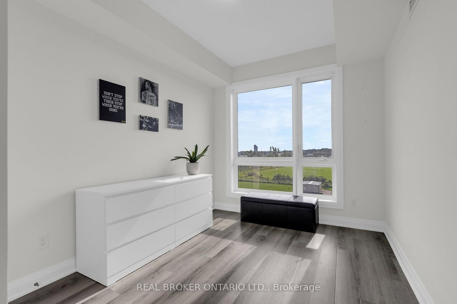 299 CUNDLES Road E • #604 • Barrie, ON photo 16