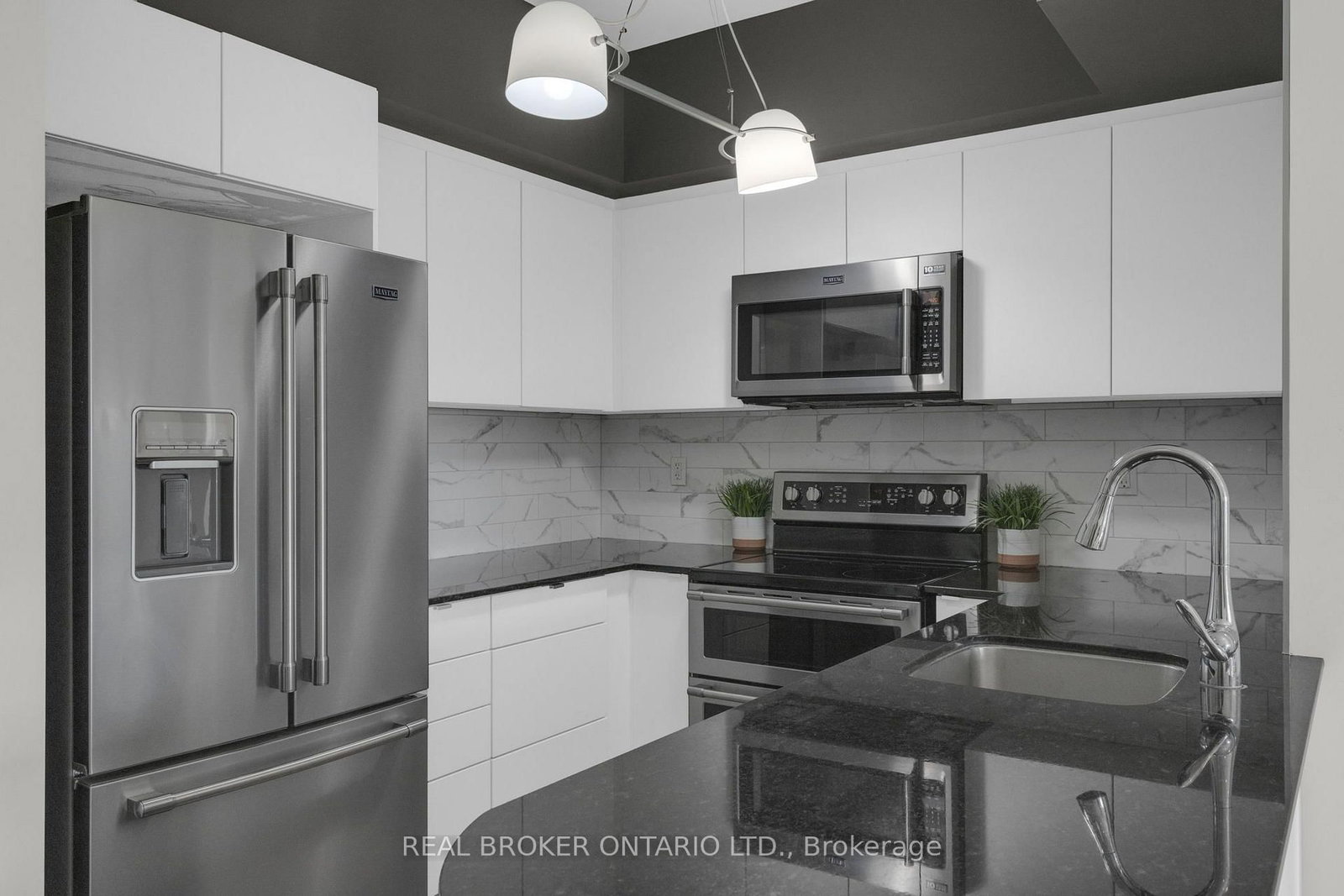 299 CUNDLES Road E • #604 • Barrie, ON photo 4